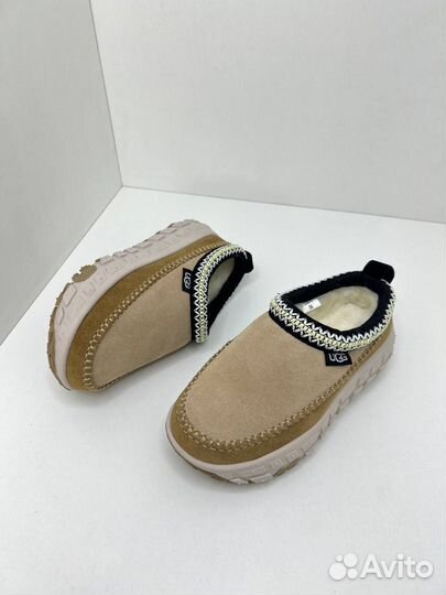 Кроссовки UGG женские