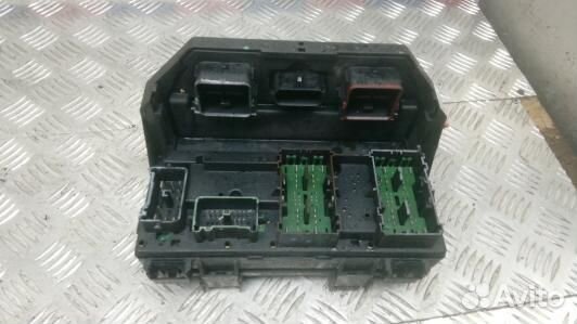Блок предохранителей dodge journey (ZEA10M101)