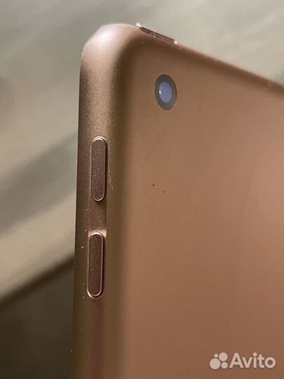 Планшет iPad 6 a1893 / 32gb с чехлом и зарядкой