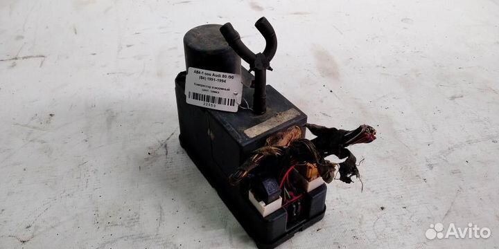 Компрессор вакуумный центрального замка Audi 80 B