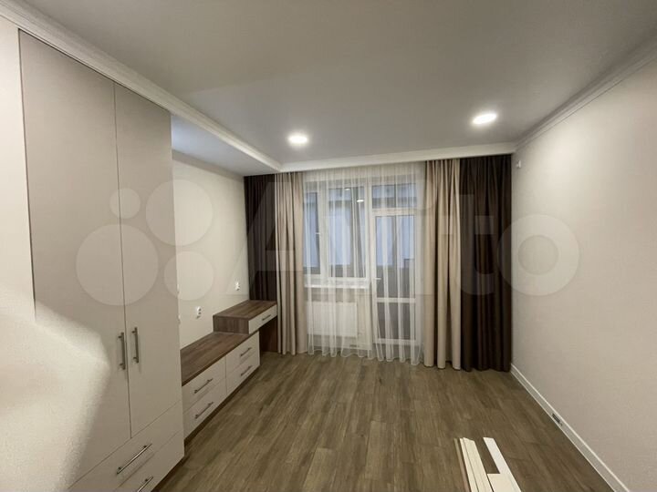 1-к. квартира, 42 м², 1/4 эт.