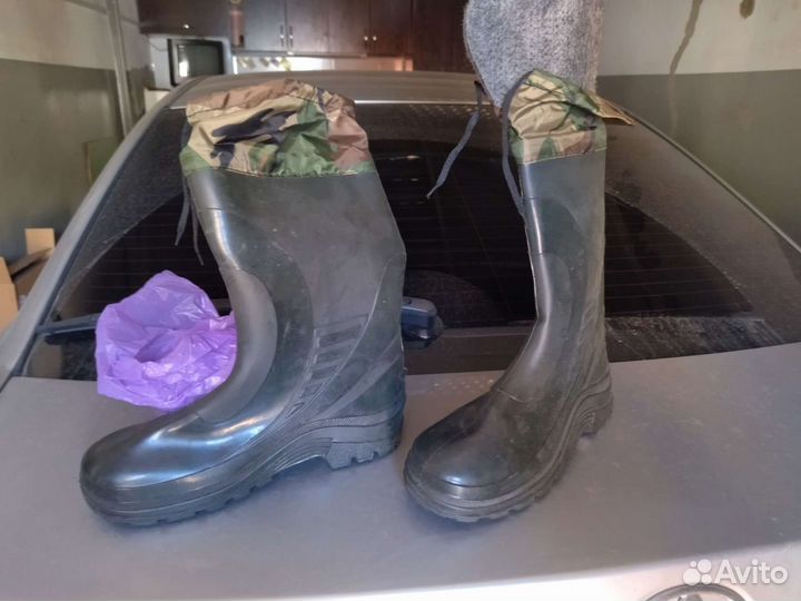 Резиновые сапоги с вкладышами 42размер