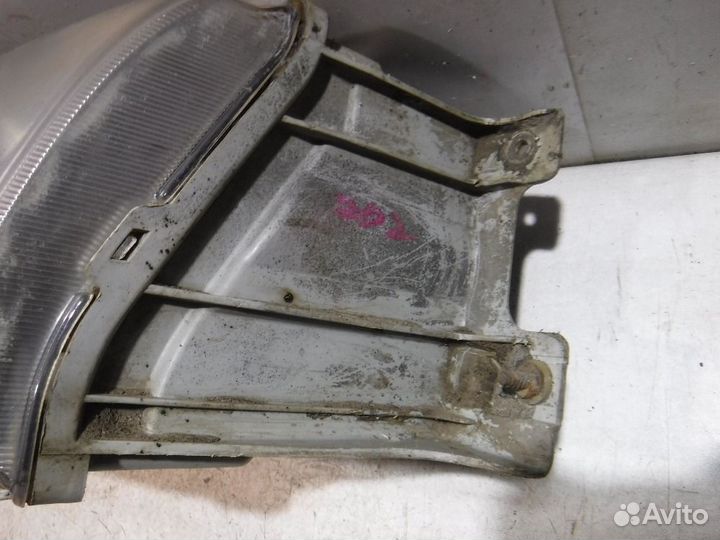 Фара левая Hyundai Starex