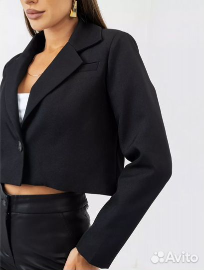 Пиджак женский короткий 42