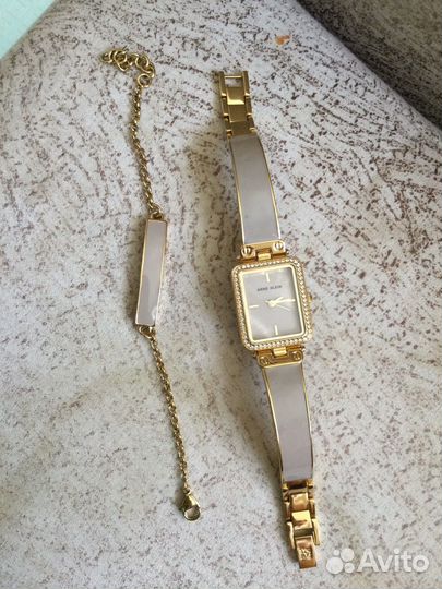Часы с браслетом Anne Klein