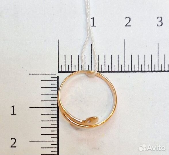 Золотое кольцо с камнем 15,5р