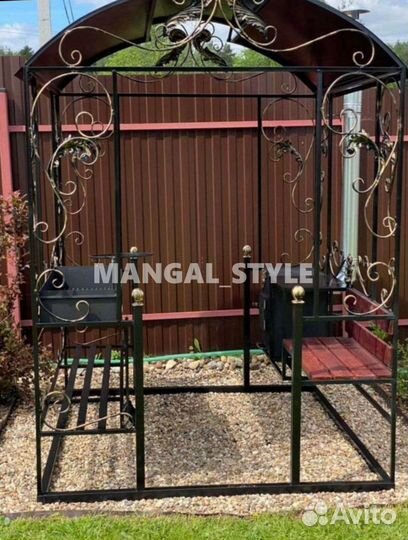 Мангал с крышей