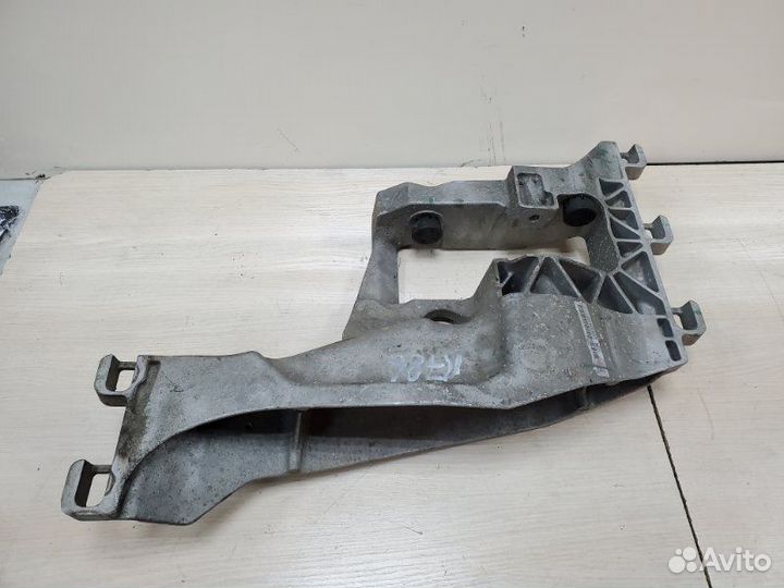 Опора кпп Land Rover Velar 2019