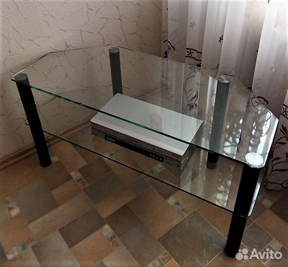 Столик для телевизора