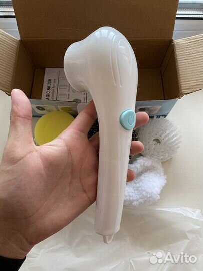 Электрощетка для уборки с насадками