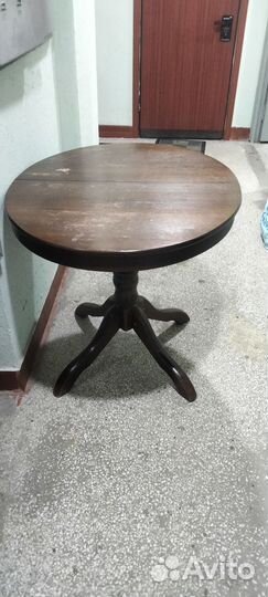 Стол кухонный