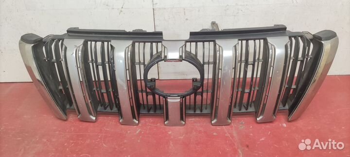 Решетка радиатора Toyota Land Cruiser Prado 150