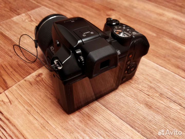 Fujifilm FinePix S8300