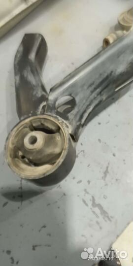 Рычаг двс.заднийй