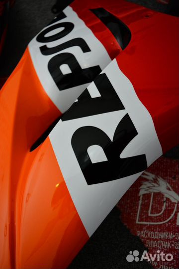 Honda cbr1000rr 06-07 пластик 2006 2007+стекло