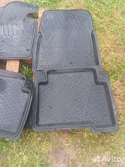 Комплект ковриков Hyundai Santa Fe dm