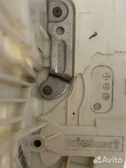 Доводчик двери Mersedes Benz GLE