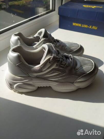 Кроссовки женские uni-x