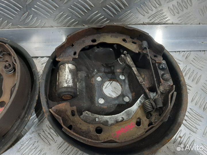 Механизм стояночного тормоза Renault Sandero