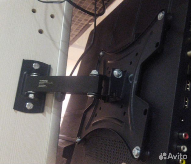 Ноклонно-поворотный кронштейн для телевизора