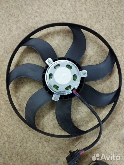 Вентилятор радиатора Skoda Rapid NH3 cfna