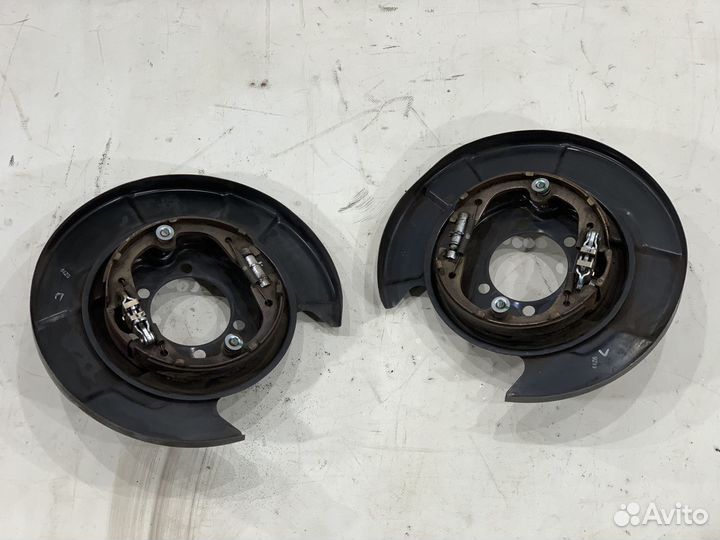 Пыльник тормозного диска Nissan Murano Z52