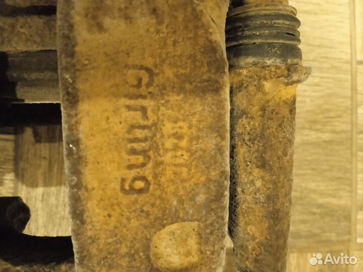 Задний левый тормозной суппорт от Audi 100, 200 C3