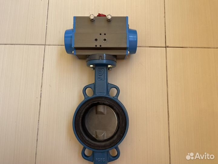Дисковый поворотный затвор ду100 с пневмоприводом