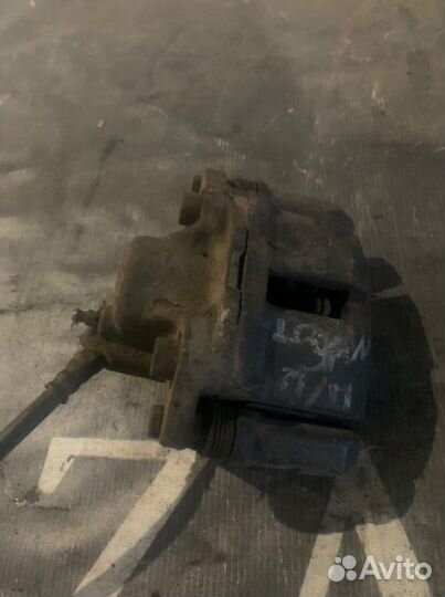 Суппорт передний правый Renault Logan 1 1.4 2010