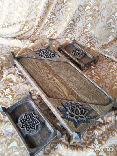 Поднос деревянный на ножках