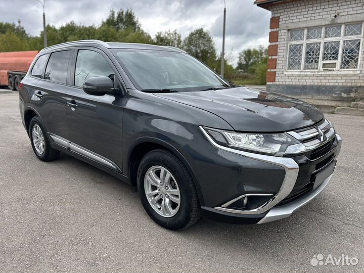Mitsubishi Outlander 2 CVT, 2017, 38 000 км