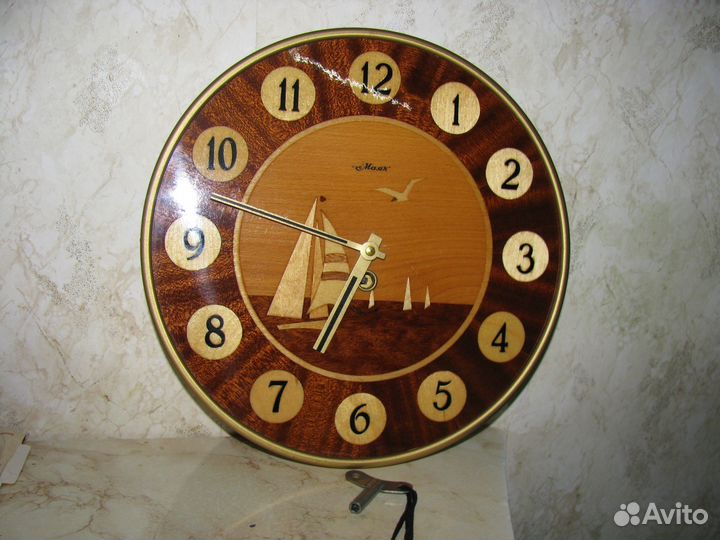 Часы настенные механические маяк СССР. Будильники