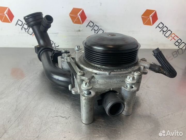 Помпа Mercedes C-Class W204 OM651 2.2 CDI 2011