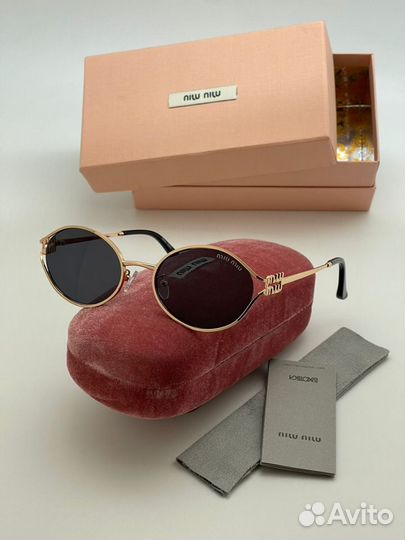 Солнцезащитные очки miu miu