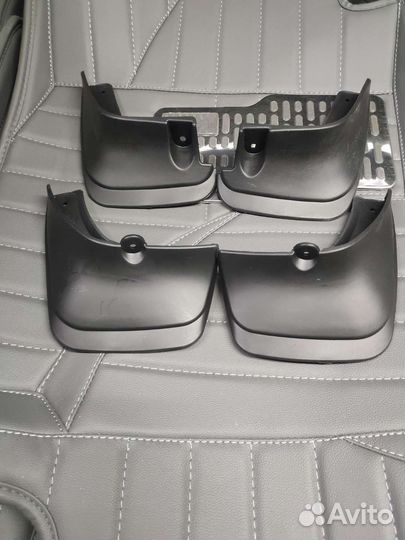 Брызговик corolla110