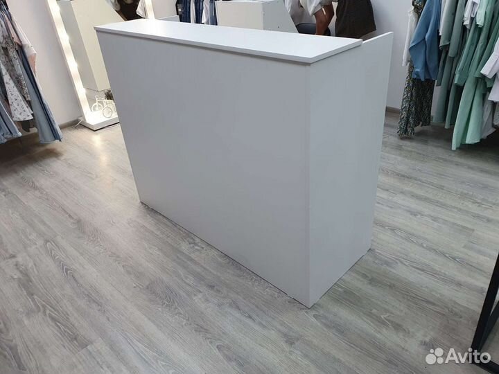 Ресепшн, стойка администратора