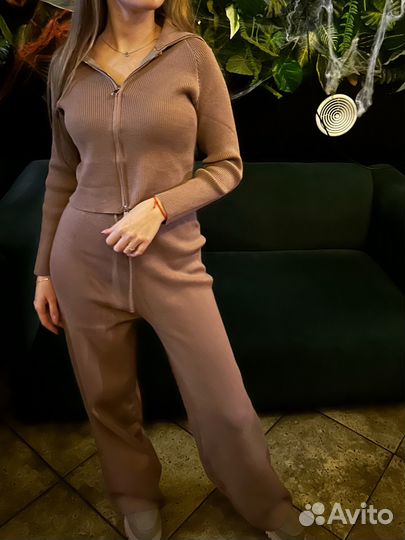Трикотажный костюм женский