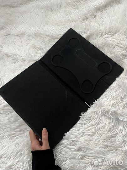 Универсалльный чехол для планшета