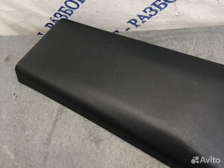 Обшивка ниж сред лев стойки Nissan Almera g15