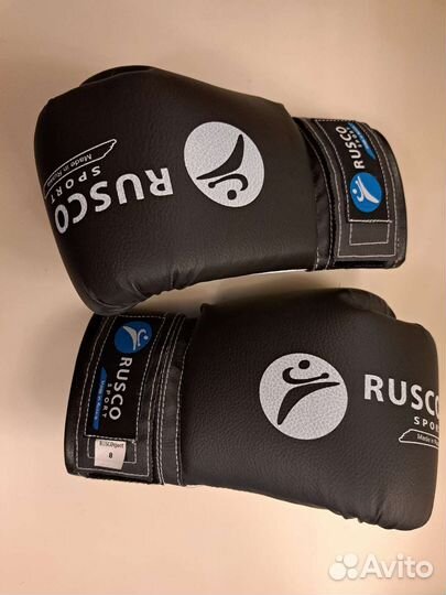 Боксерские перчатки 8oz