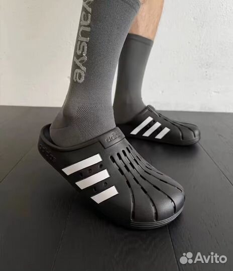 Тапочки Adidas adilette черные suterstar yeezi
