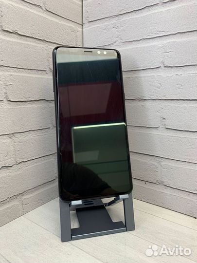 Samsung Galaxy A8+, 4/32 ГБ