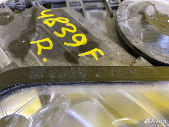 Фара передняя правая Volkswagen Touareg