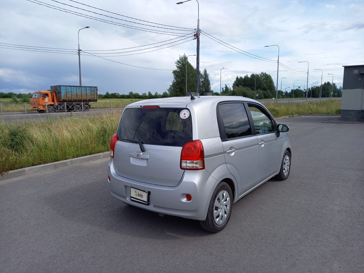Toyota Porte: фото владельца