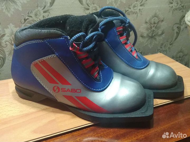 Лыжные ботинки