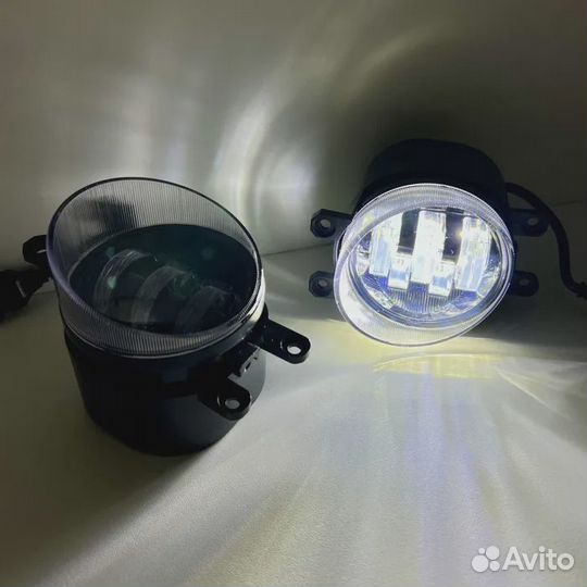 Противотуманные фары Toyota Lexus светодиодные LED