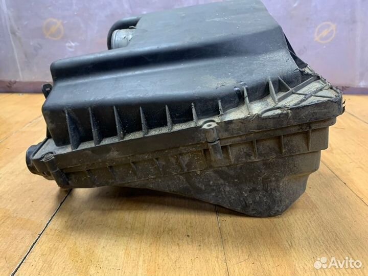 Корпус воздушного фильтра Opel Zafira B Z16XEP