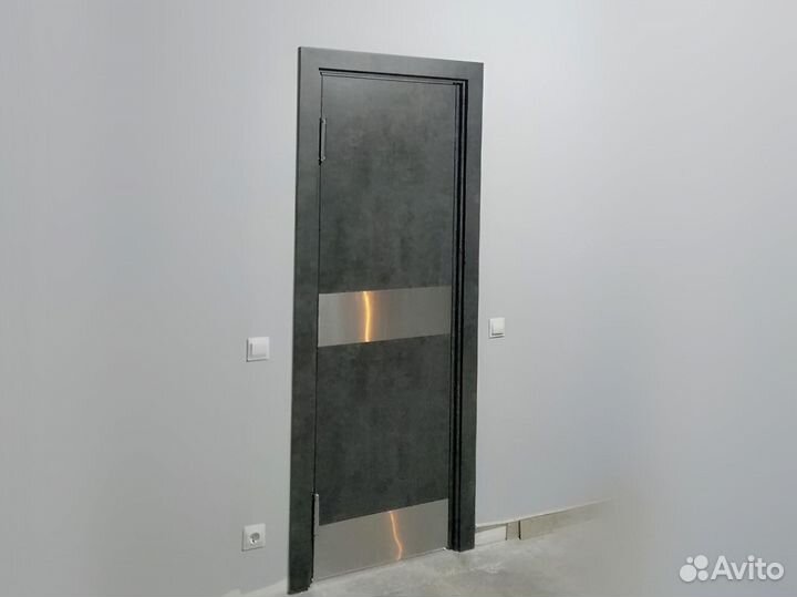 Дверь маятниковая на барных петлях