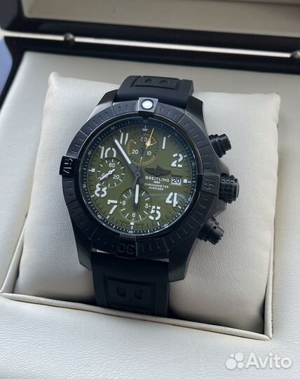 Часы Breitling Avenger Night Mission