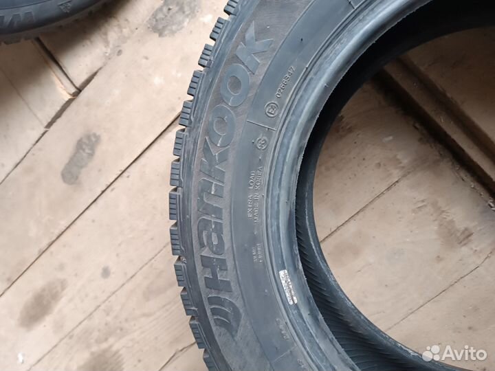 Hankook Winter I'Pike 215/60 R16